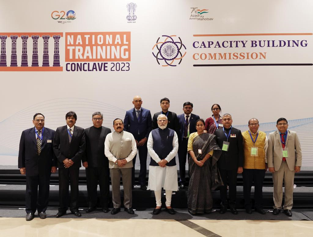 Honble Prime Minister felicitating NCA-T and NCA-F during National Training Conclave of Capacity Building Commission